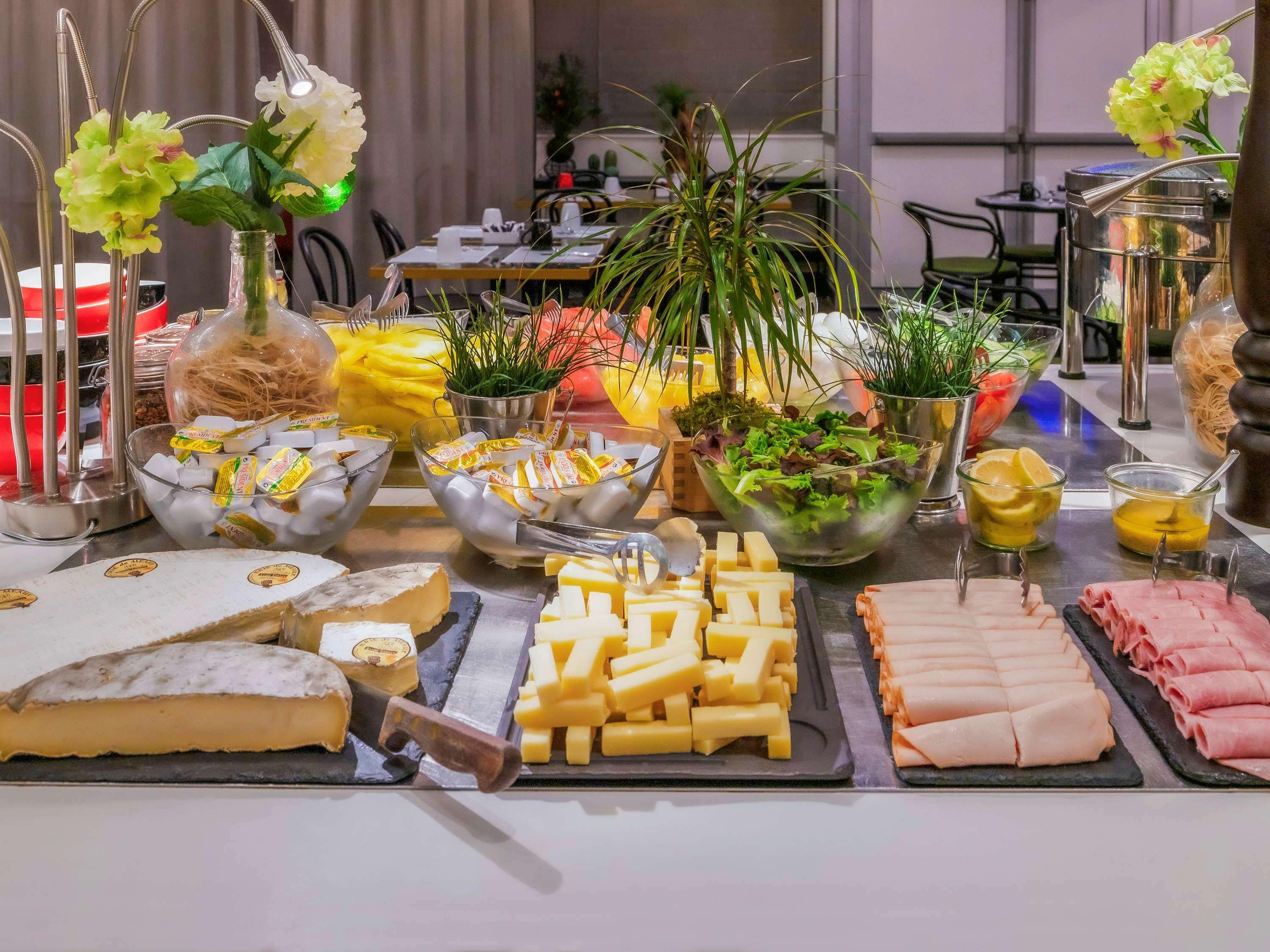 Novotel Paris 17 Екстериор снимка