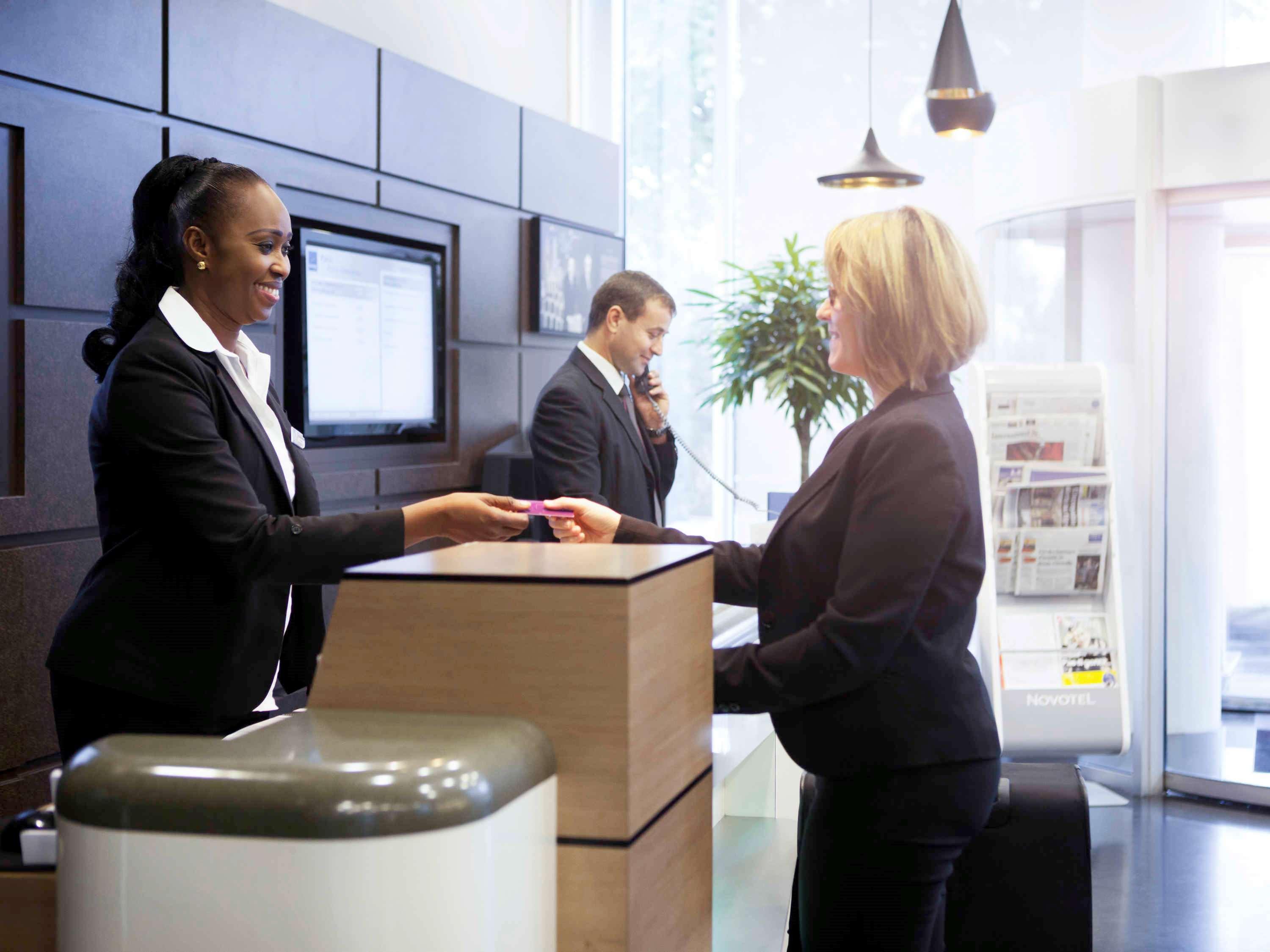 Novotel Paris 17 Екстериор снимка