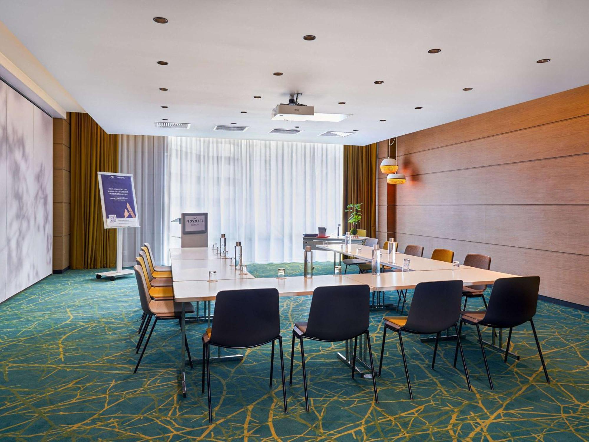 Novotel Paris 17 Екстериор снимка